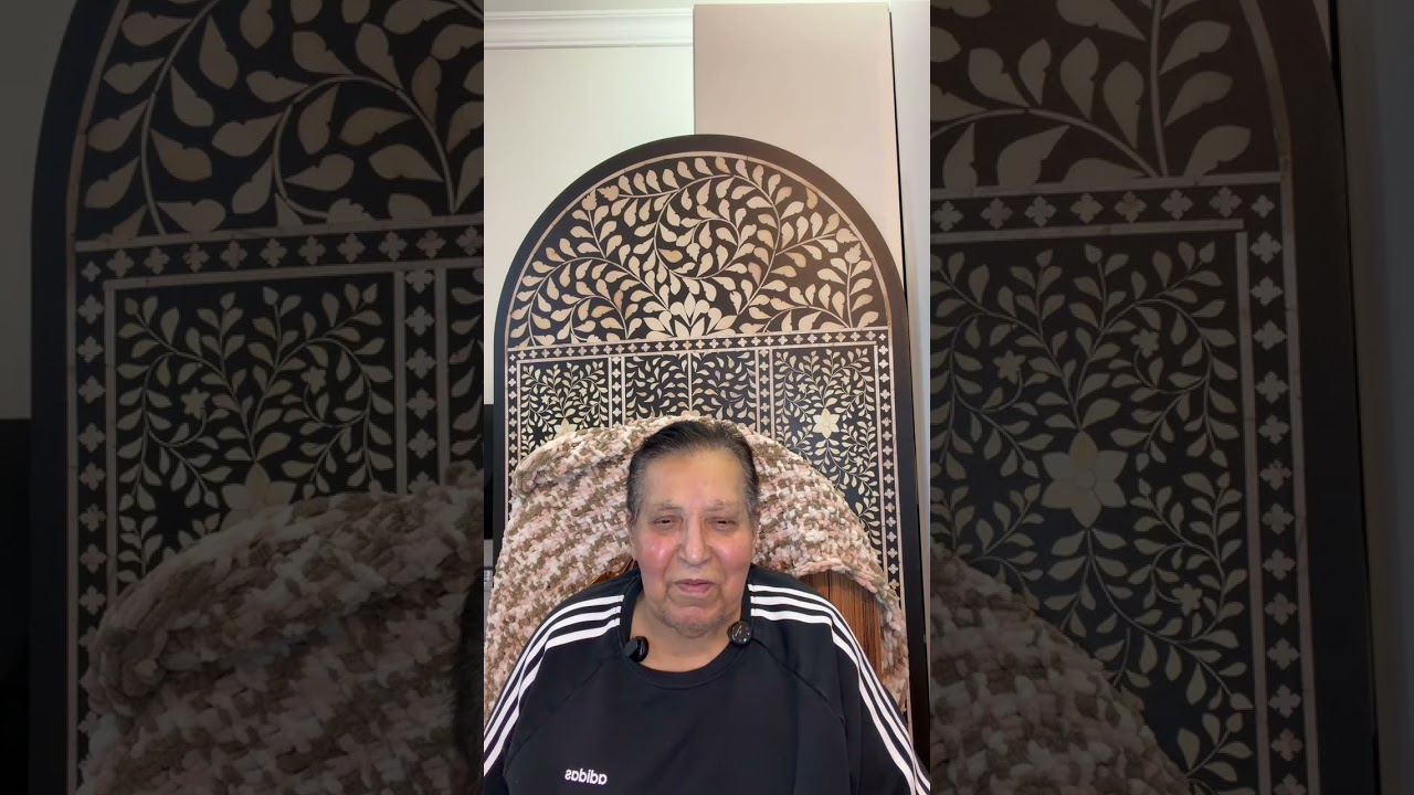 المثل الشعبي الكويتي يقول ( يامطنج جاك من يقليك ، او لقى من يقليه) ، الكلمة هي (يودره) اي يبعده 