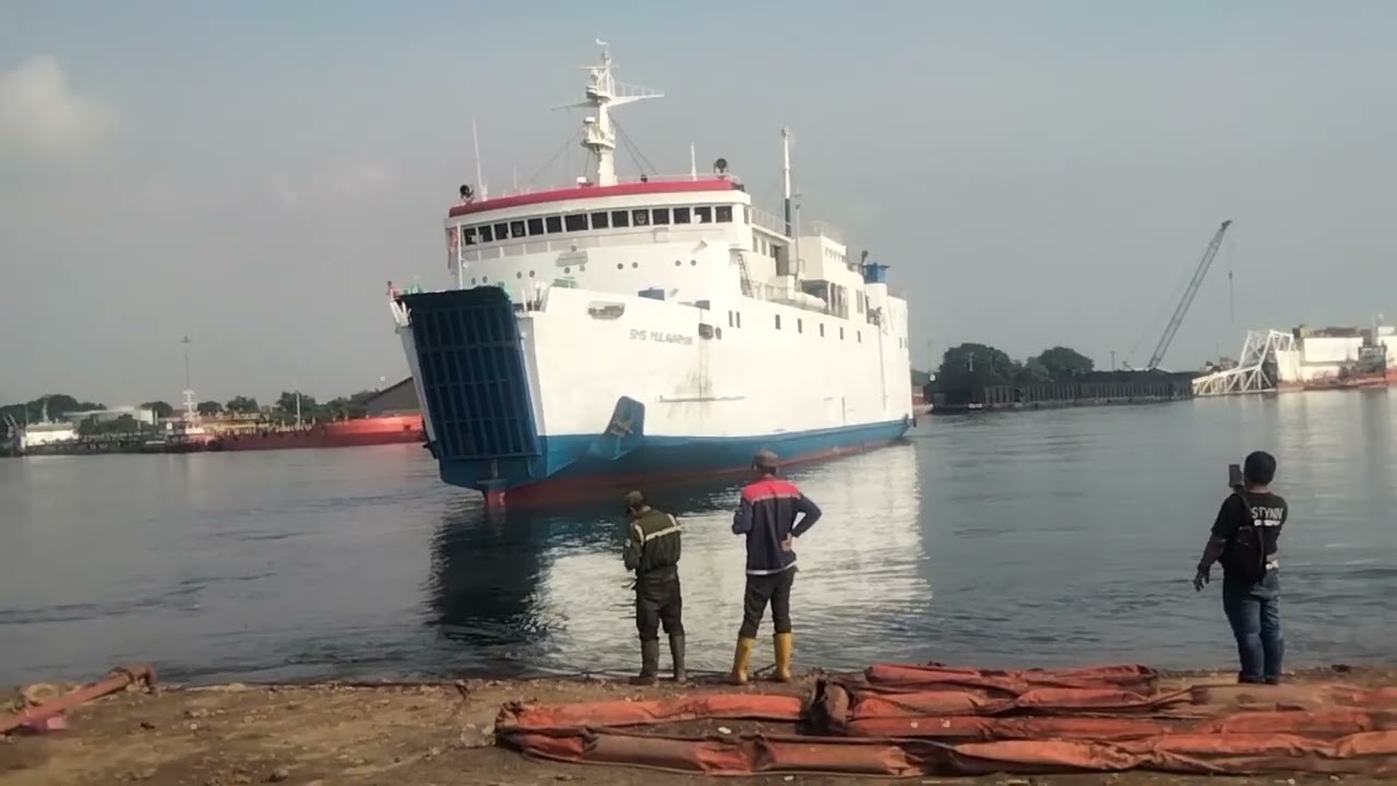 PT.dkb cirebon kmp.sms mulawarman keluar docking