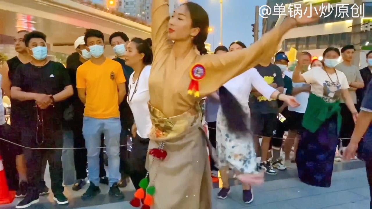 专业范儿满满！眼镜哥多吉携“姐妹花”上演精彩热舞！