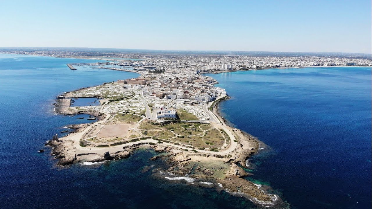 Mahdia, seen from above المهدية مالسماء (épisode 1)