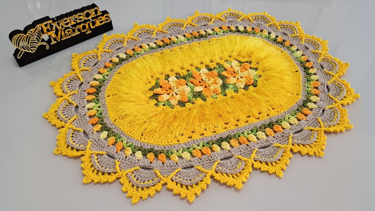 🎬 TAPETE JOSI EM CROCHÊ COM FIO PELUDINHO E TULIPAS. 🥰🌷 PASSO A PASSO. 💛 #crochet 