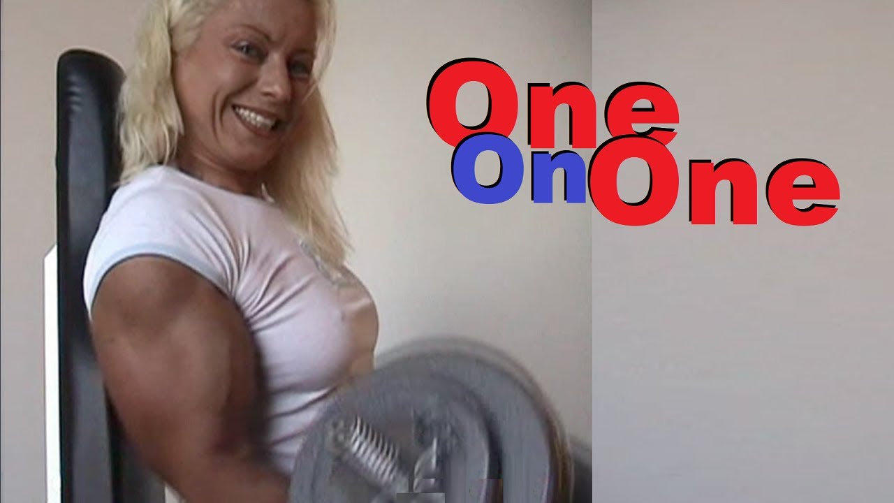 Johanna's Dumbbell Bicep Workout & Flexing