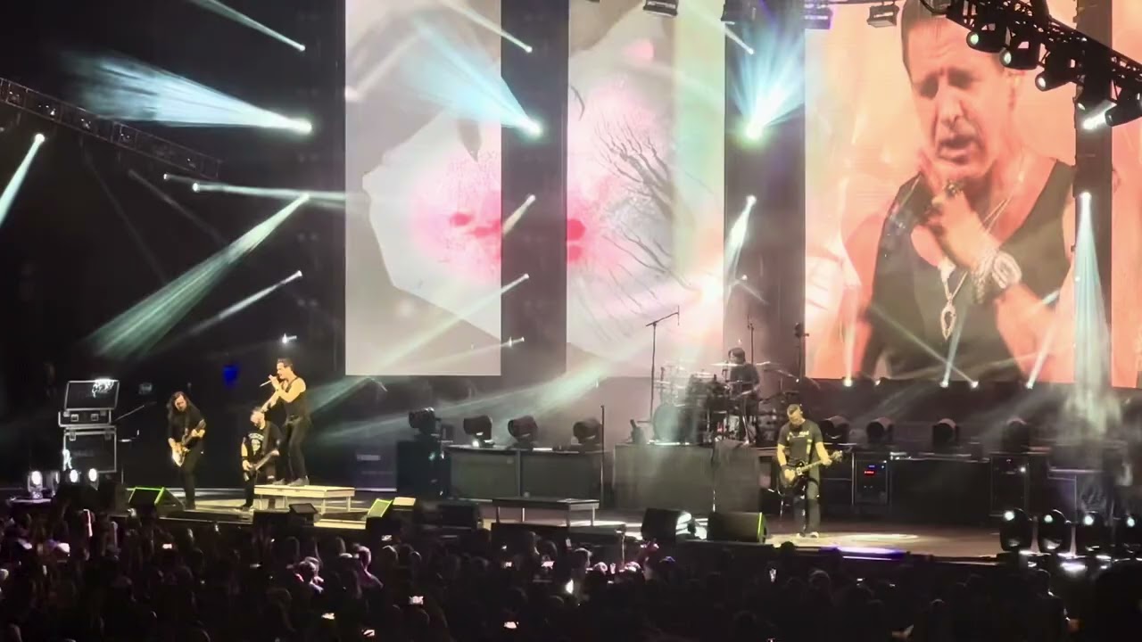Creed performing One Last Breath live in Atlanta