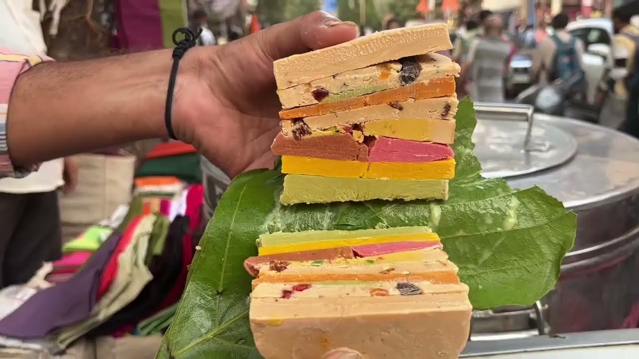 Mumbai&rsquo;s VIRAL Patte Wala Ice Cream! 🍦 9 Unique Flavors on a Leaf 🌿 | Street Food 😱