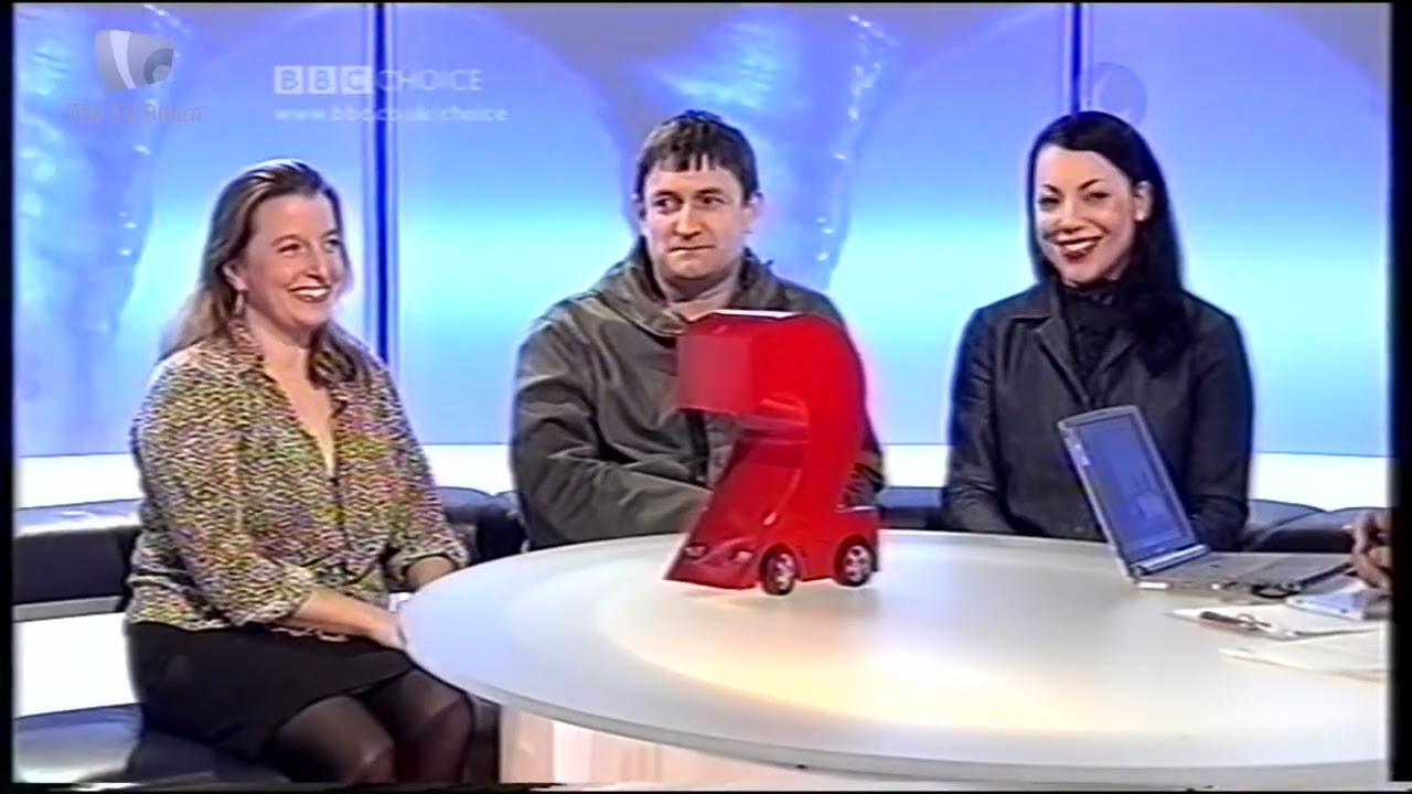 Liquid News segment on the imminent arrival of new on-screen presentation for BBC Two | 2001-11-12
