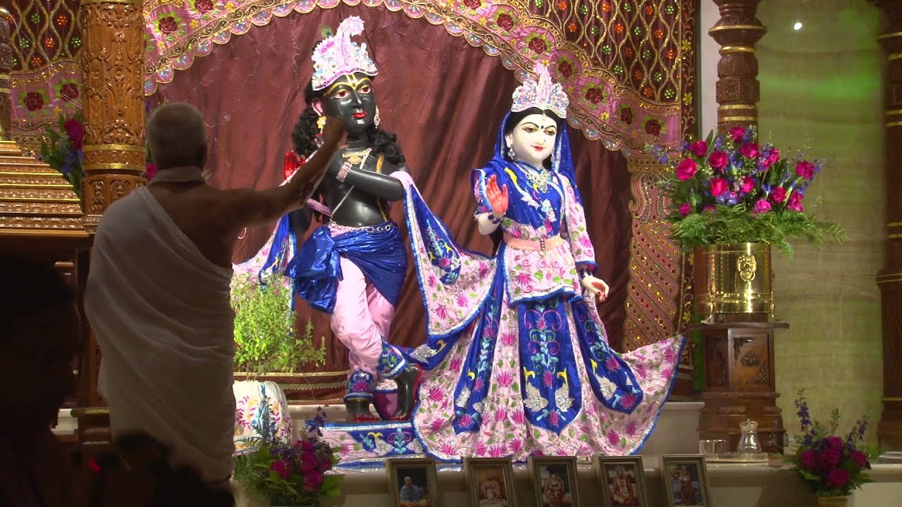 ISKCON 50: Kirtan by HH Bhakti Charu Swami