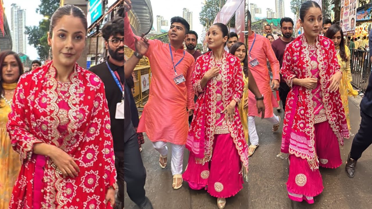 Shehnaaz Kaur Gill Visits at Lalbaugcha Raja for Darshan 💖🔥📸