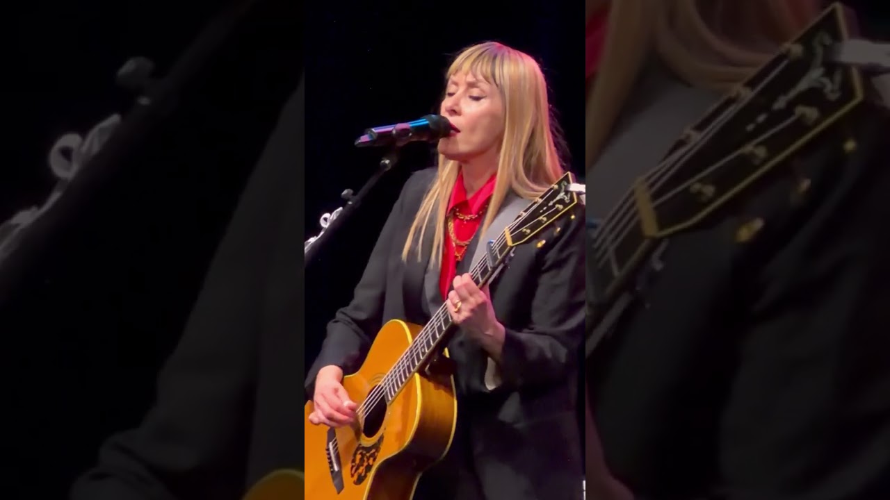 Suzanne Vega + Gerry Leonard, “Luka,” Plaza Theatre, Palm Springs, Feb. 11, 2026