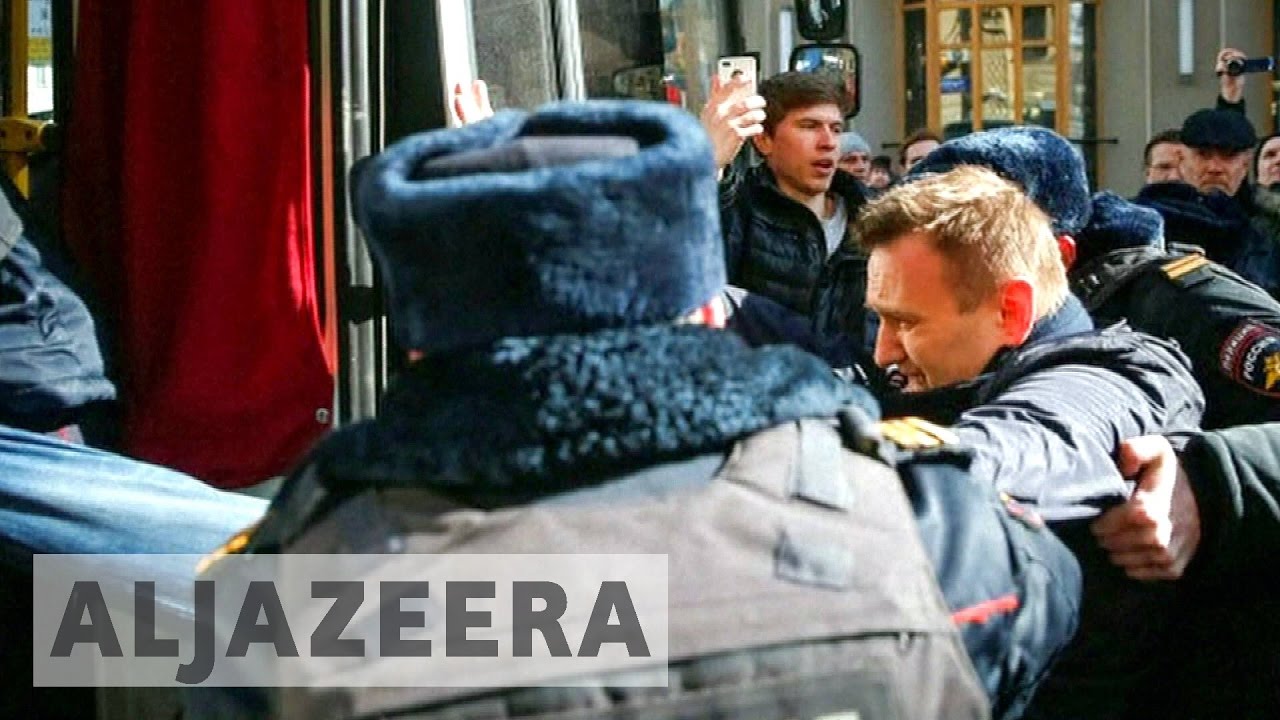 Russian opposition leader held in anti-corruption rally