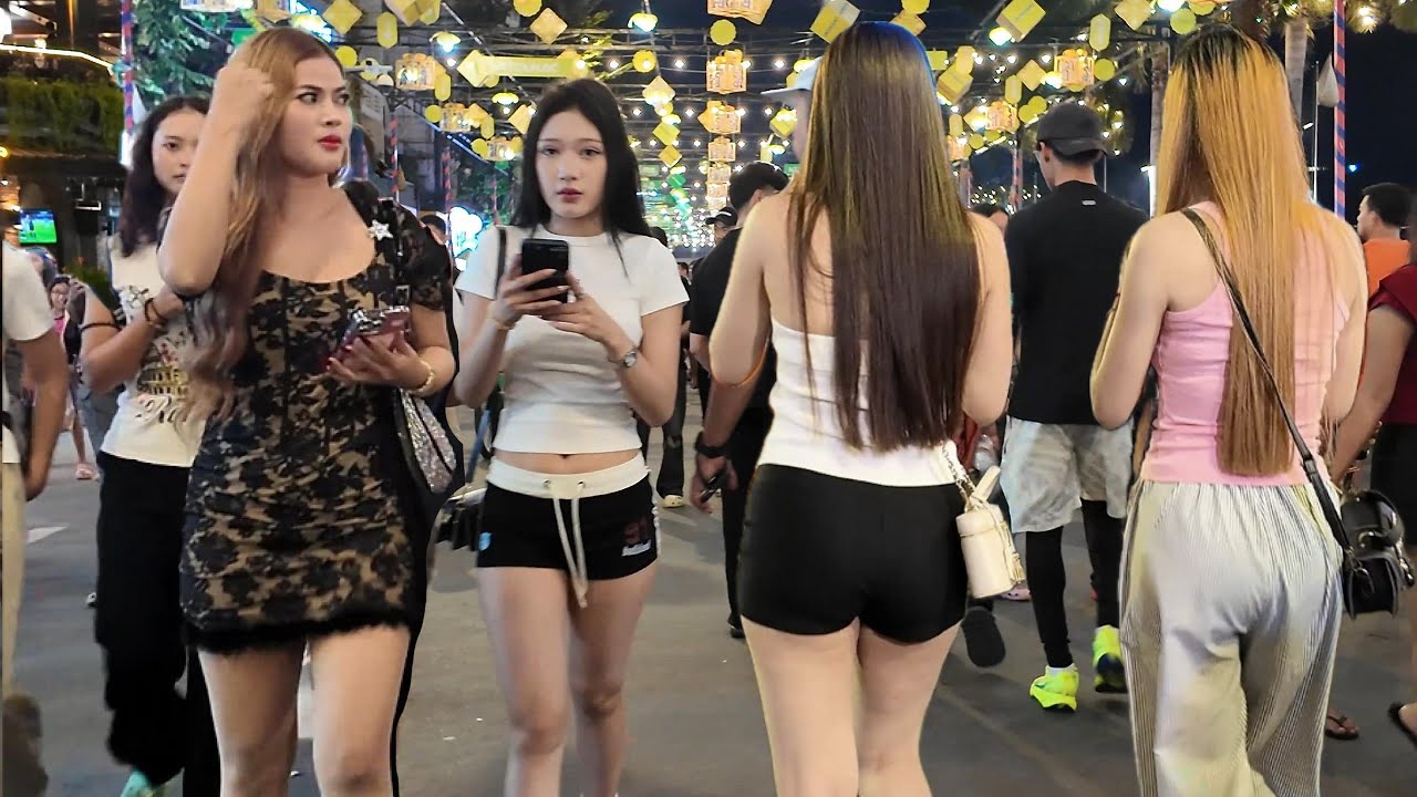 Cambodia Nightlife 2025 | Walking Tour Explore Phnom Penh at Night, Chaktomuk Walk Street