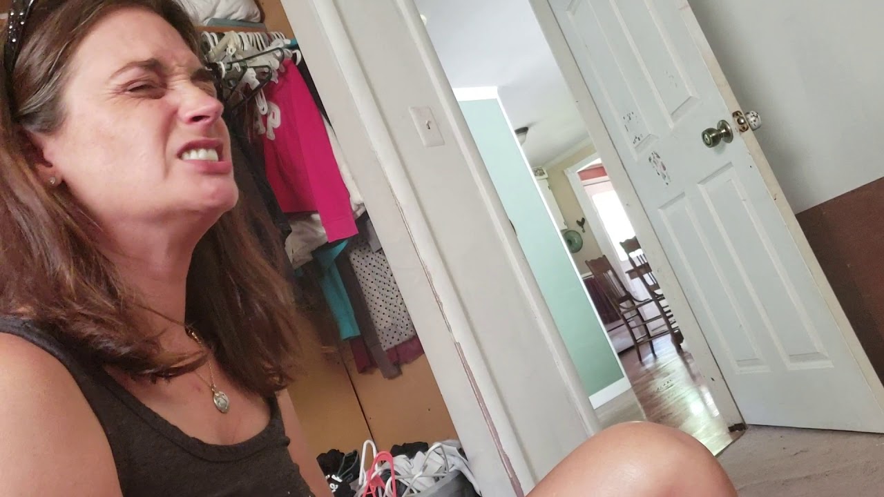 Mom hitting the vape 21 times