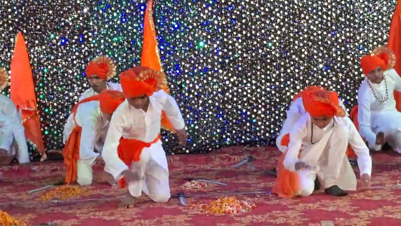 इयत्ता  8 वी सांस्कृतिक कार्यक्रम परफॉर्मन्स 