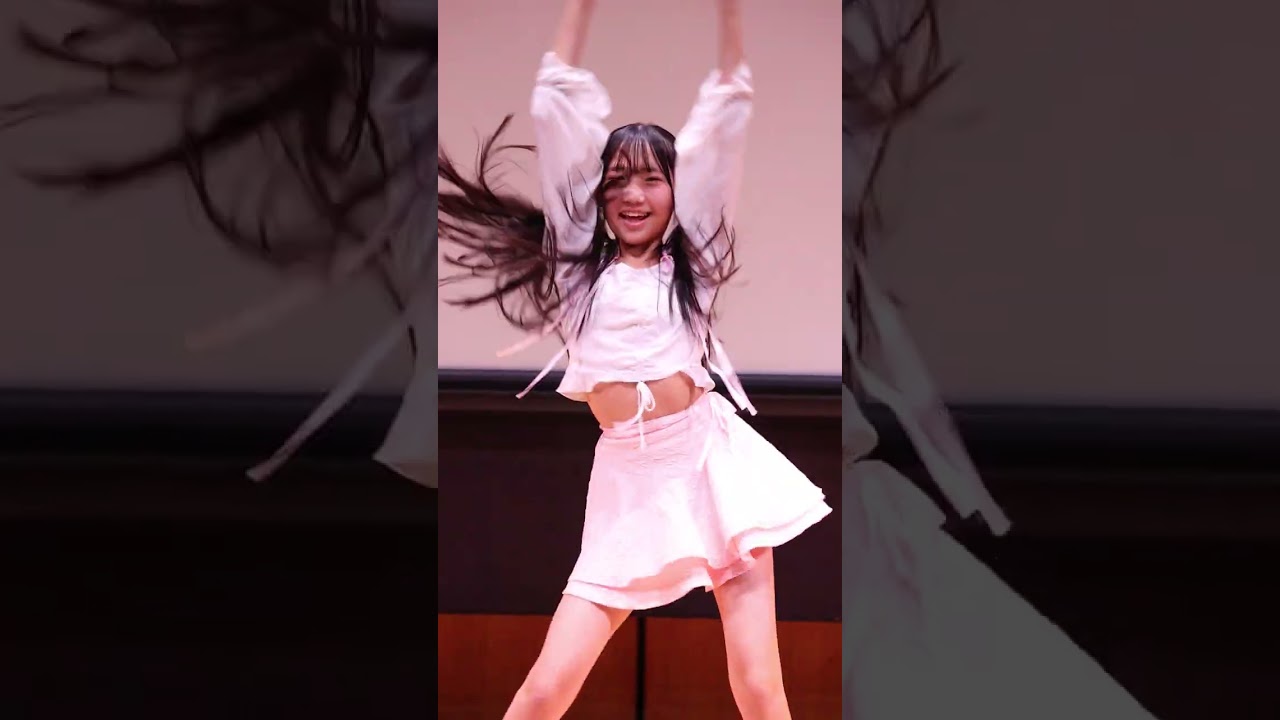 まゆ NiziU「Poppin' Shakin'」 アイドル劇場 2024年11月24日