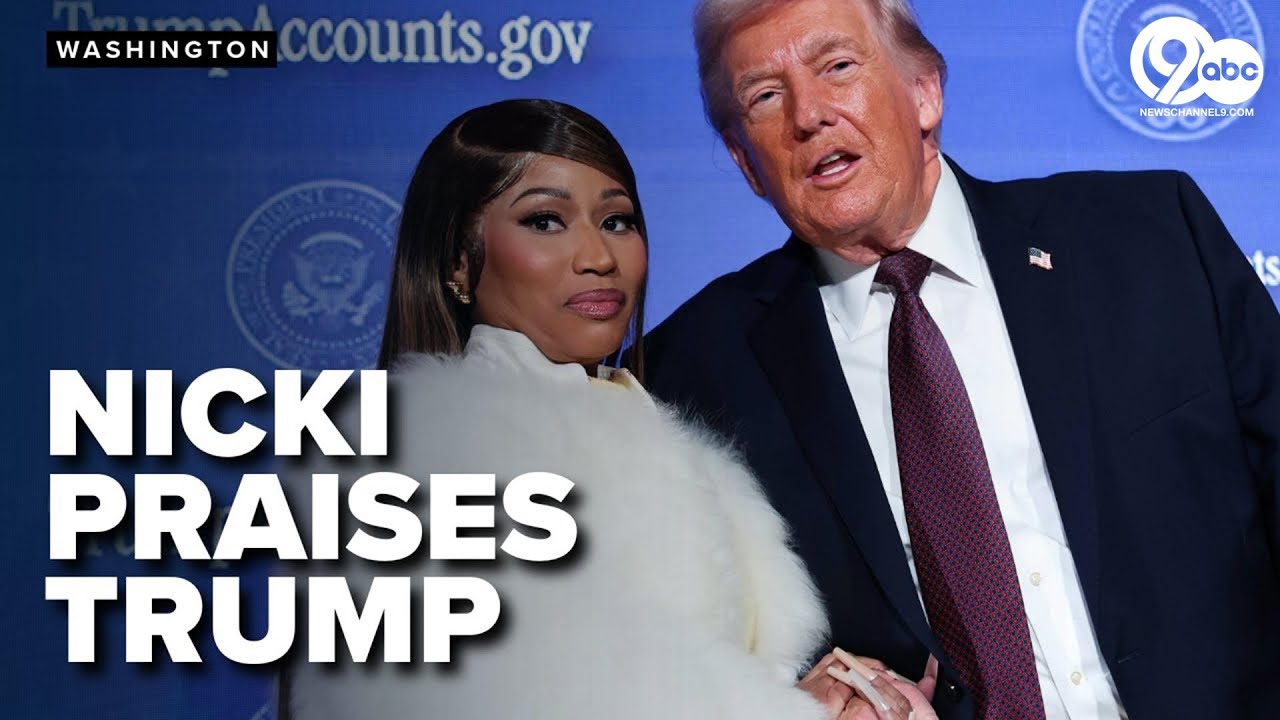 Nicki Minaj praises Donald Trump on stage