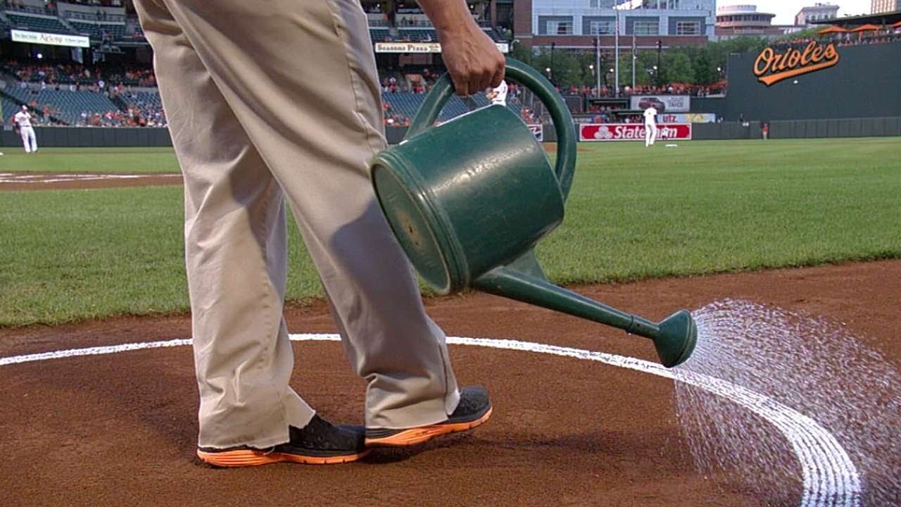 O's change on-deck circle to chalk