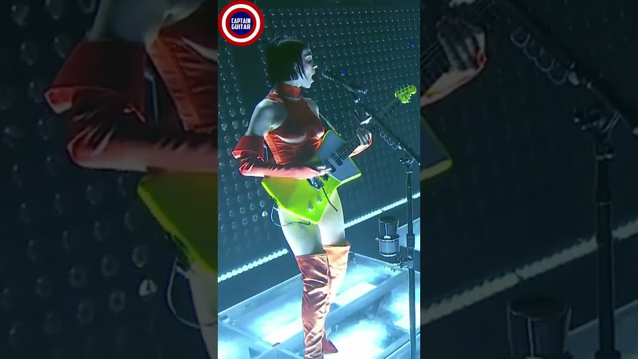 St. Vincent - Huey Newton - Guitar Solo & Riff #shorts #guitarsolo #solo #guitarriff #stvincent