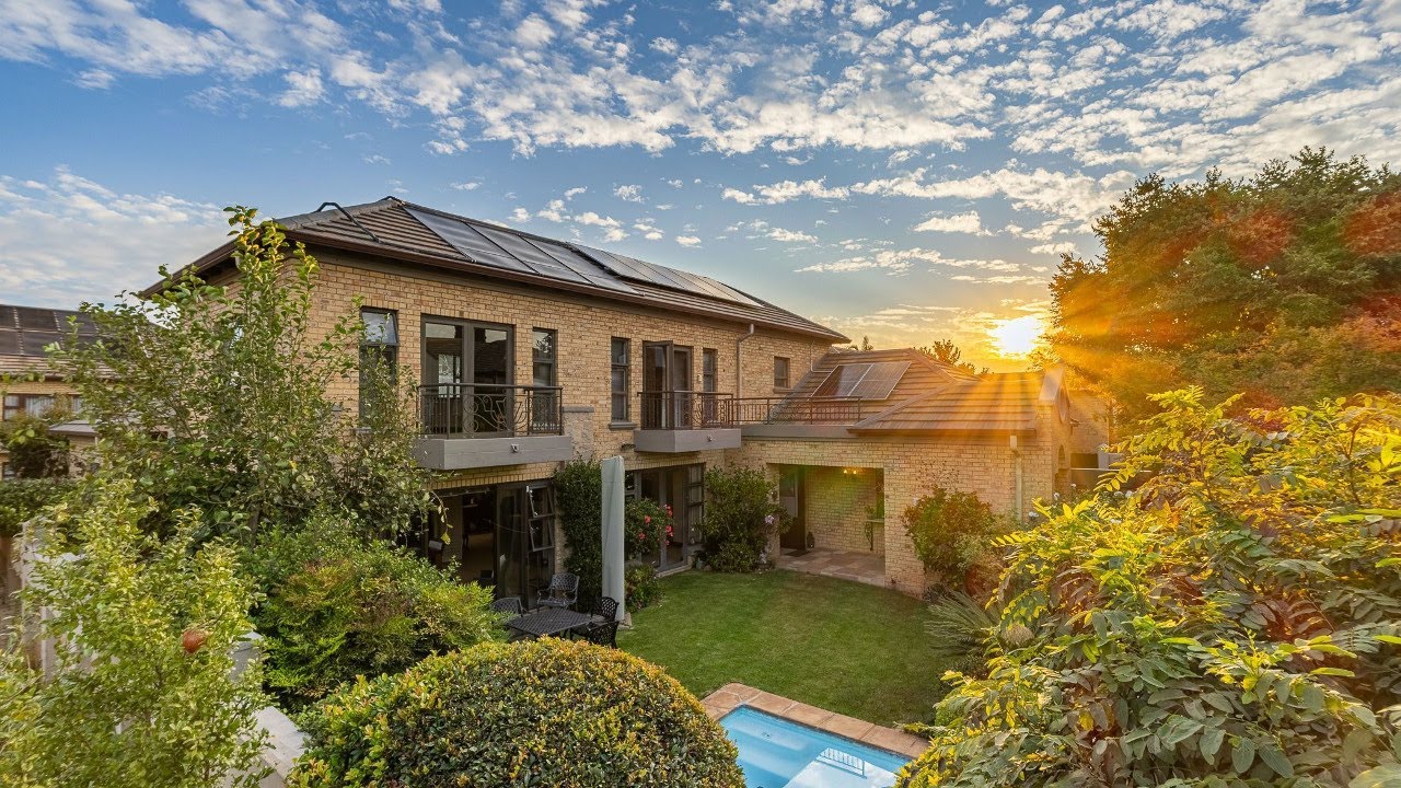 4 bedrooms House for sale in Lakefield | Pam Golding Properties