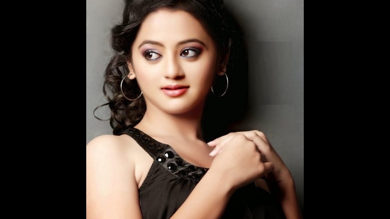Helly Shah Hot Scenes