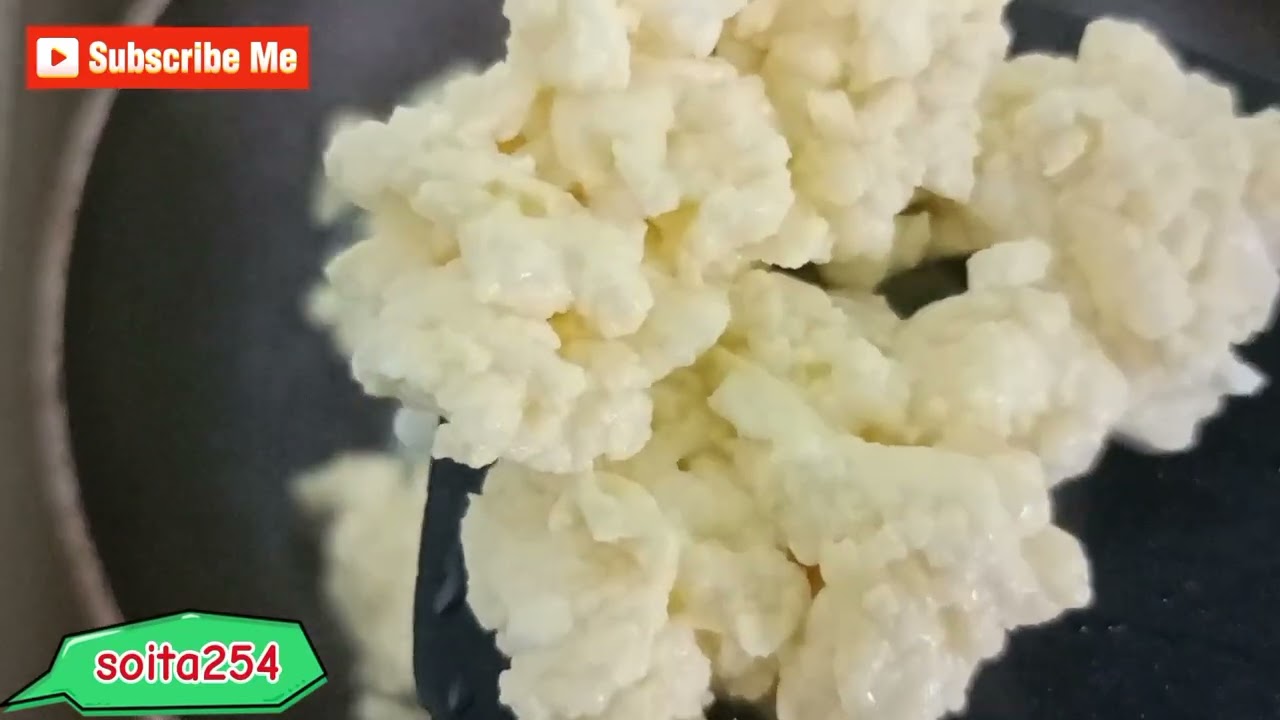 how to make yummy 😋 scrambled eggs🥚with milk  @iammarwa #yum#cookingscrumbledeggs#trendingrecipes