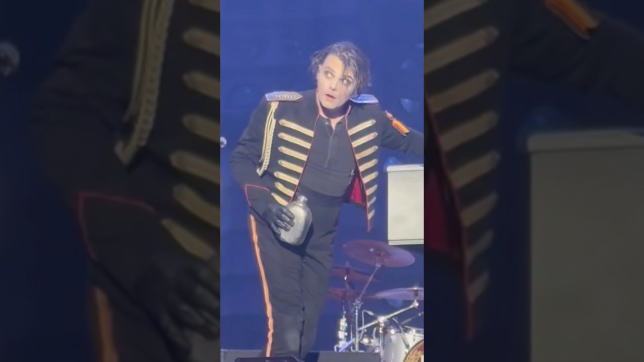 Gerard Way Commanding Every Inch of Dodger Stadium Last Night 🔥