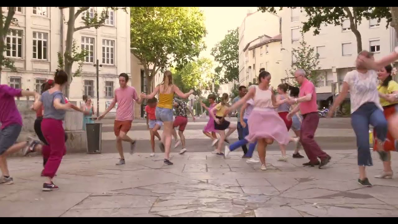 Shall We Swing? fait son clip #3