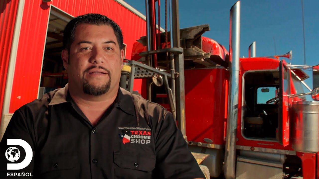 Trabajando en el techo de un camión de transporte | Texas Trocas | Discovery en Español