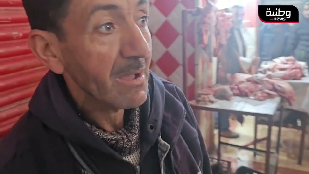 🔴 غلق المحل واهرب 😱..ضبط محل يشتبه في بيعه لحوماً فاسدة وصاحبه يغلق المحل ويفرّ من المصالح المختصة!!