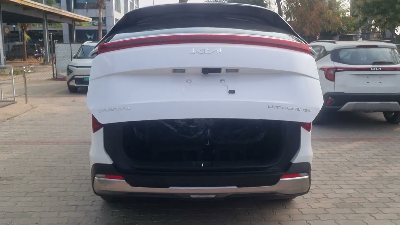 KIA CARNIVAL D2.2 8AT LIMOUSINE PLUS 7 2026 MODEL
