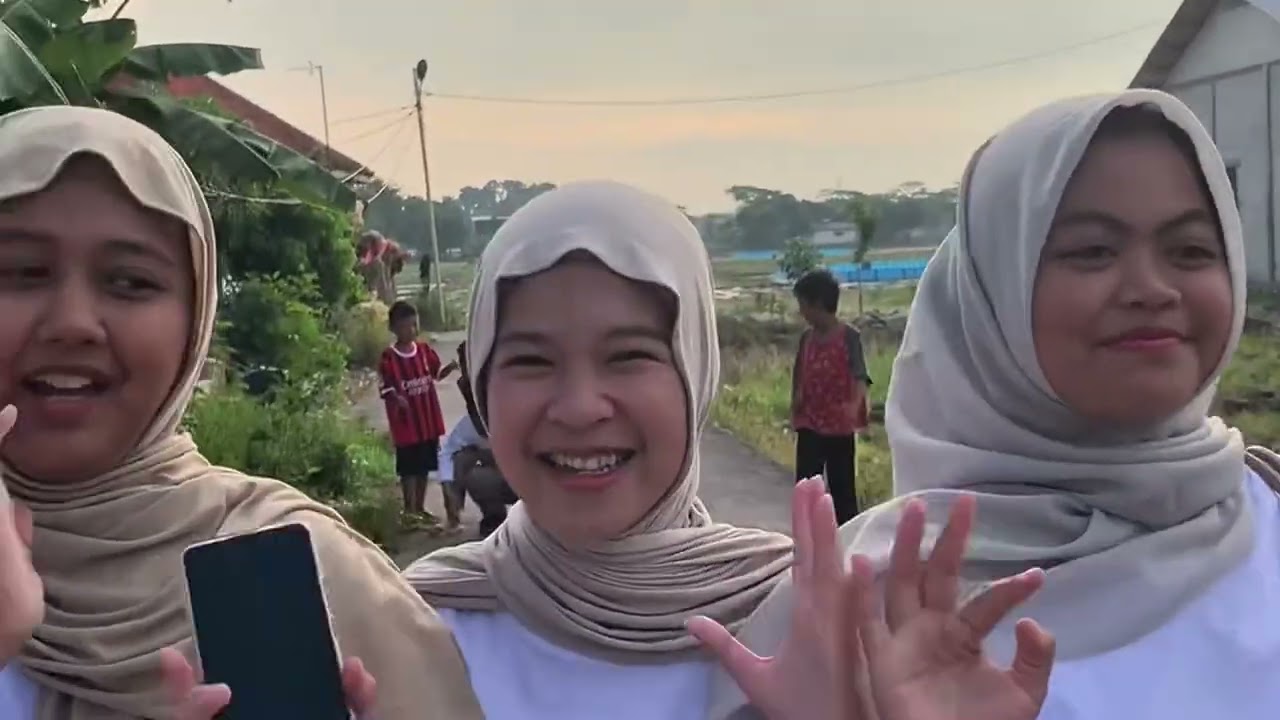 Vidio Dokumenter KKN 92 Desa Rawagatel UINSSC