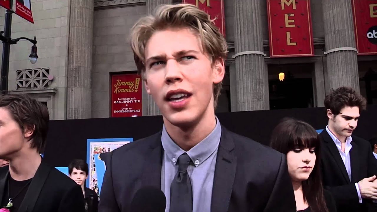 Austin Butler Talks Kissing Ashley Tisdale At 'Disney's Prom' Premiere