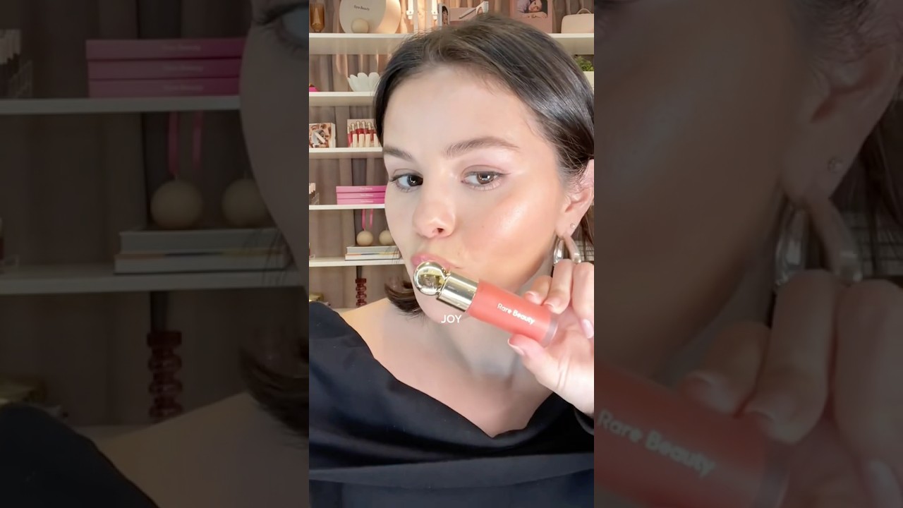 ⁠@selenagomez tries on a few shades of Soft Pinch Liquid Blush🤭 #rarebeauty #shorts