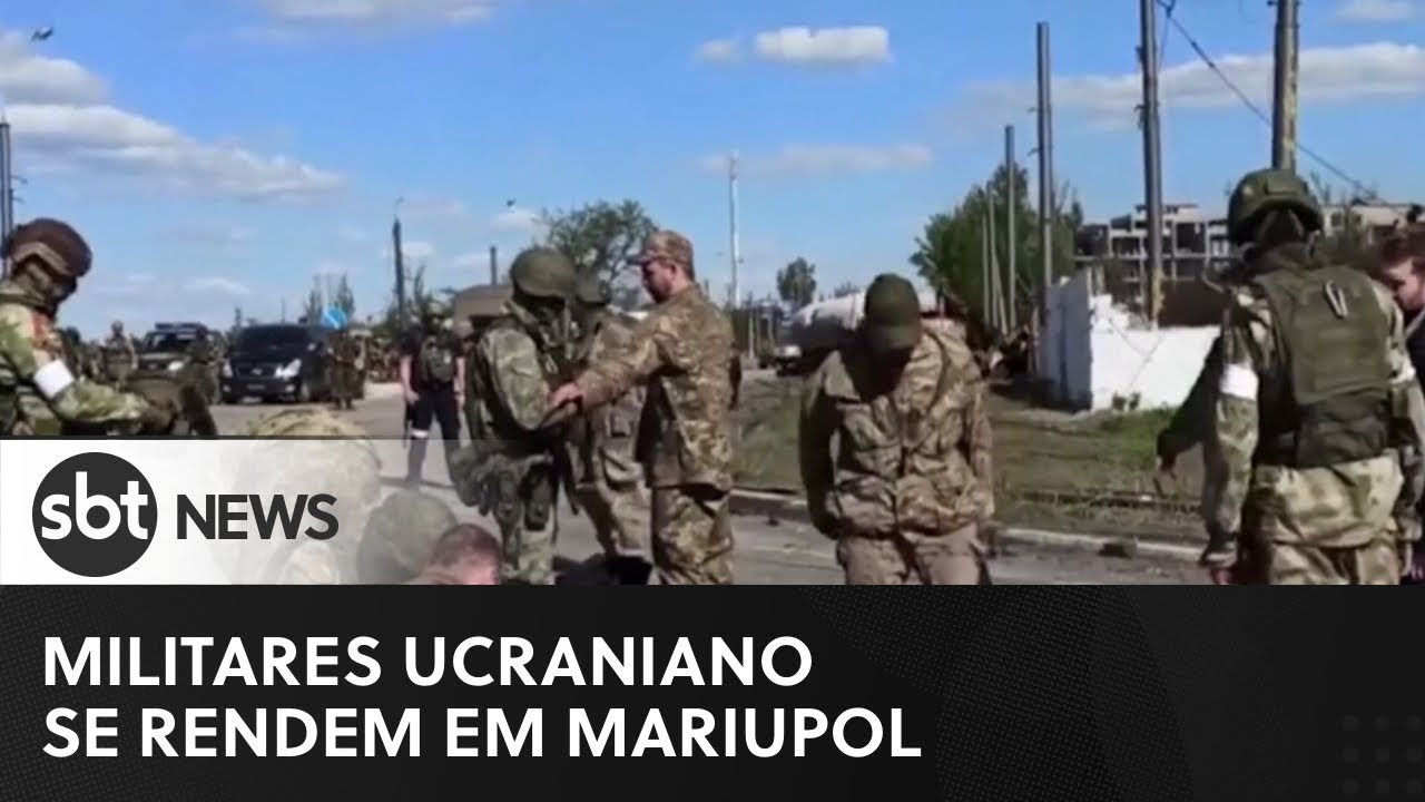 Veja momento em que militares ucranianos se rendem em Mariupol