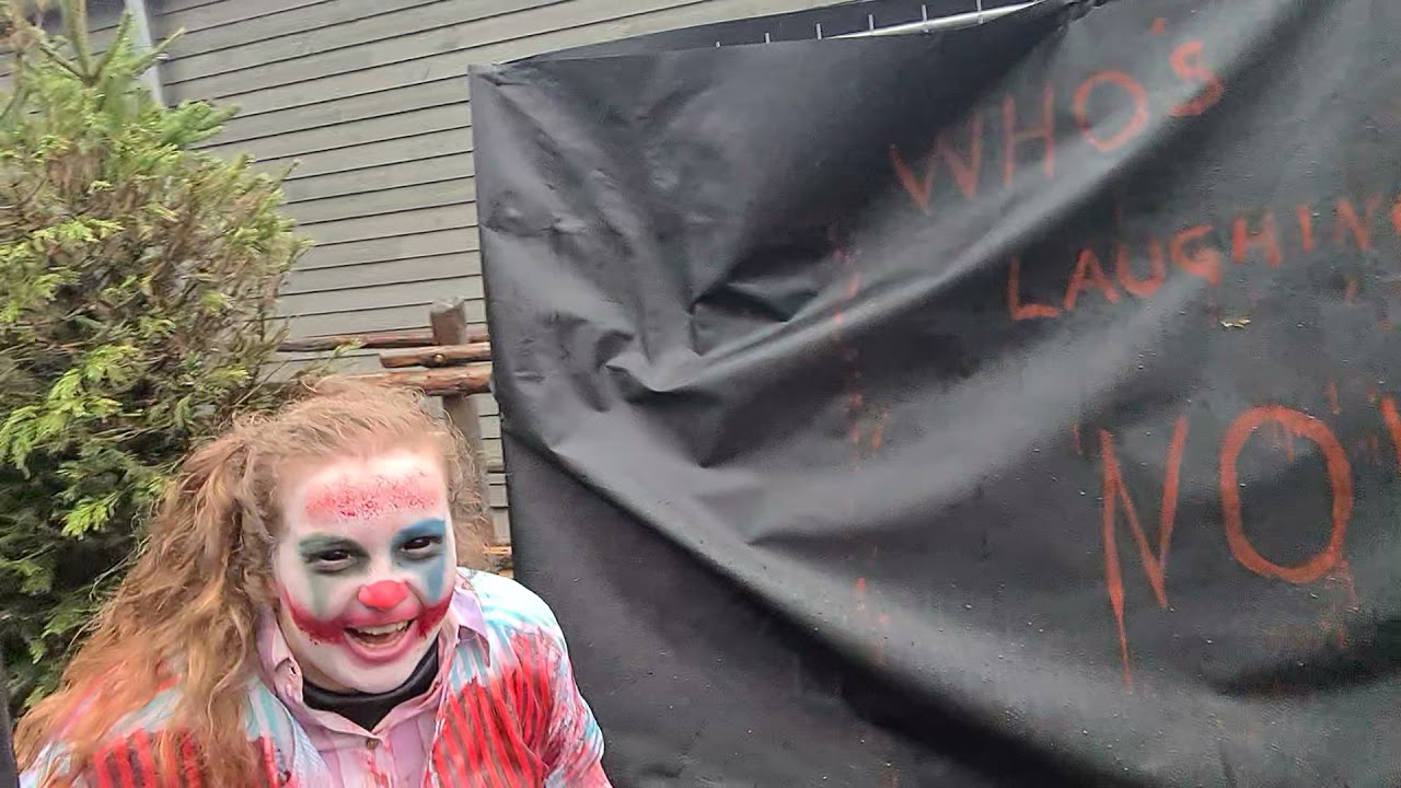 Spökvandring på Kolmården hos galna Clowner.