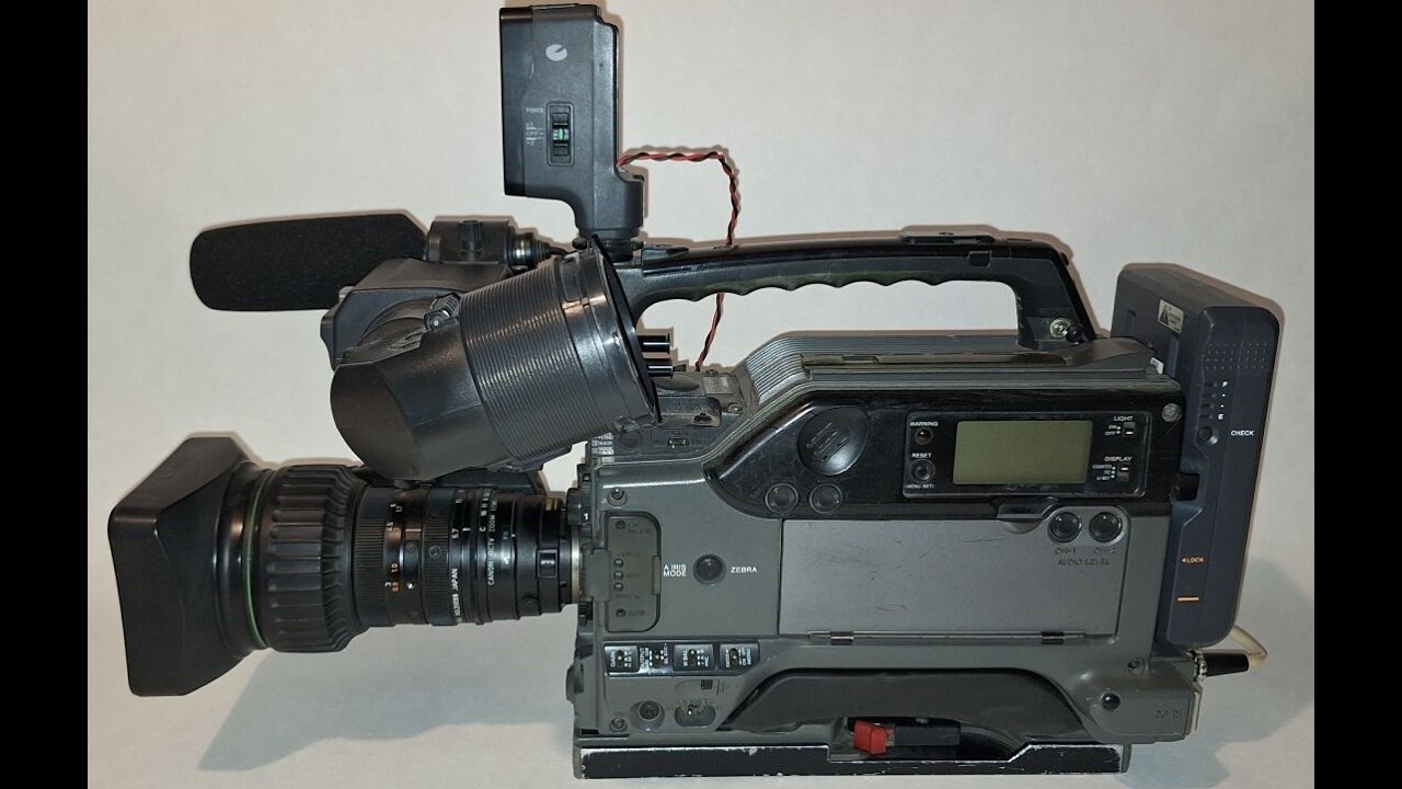 Съемка на винтажную видеокамеру SONY DSR-300AP