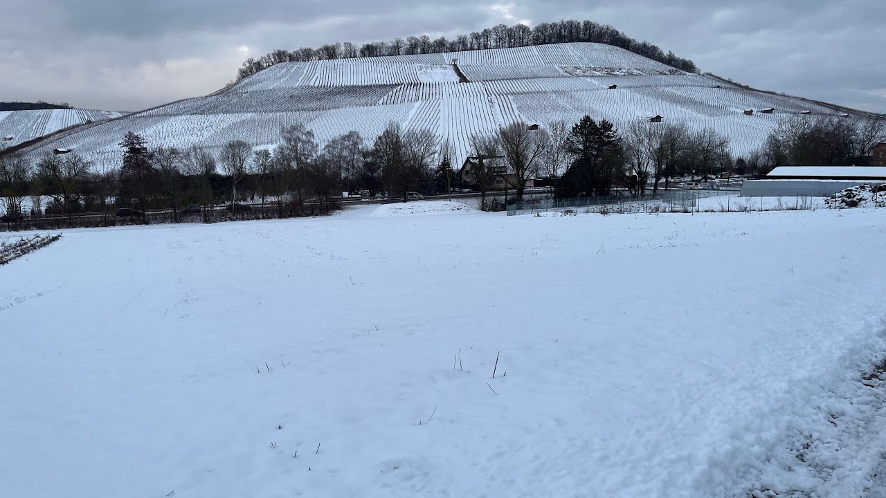 There is a lot of snow in Germany and it is very cold. Look at how beautiful the view is in Germany🥶