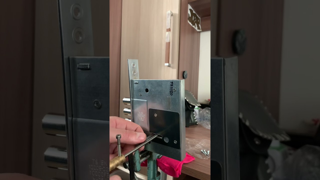 ВСКРЫТИЕ!!!Новый замок Kale 257L с ложными пазами