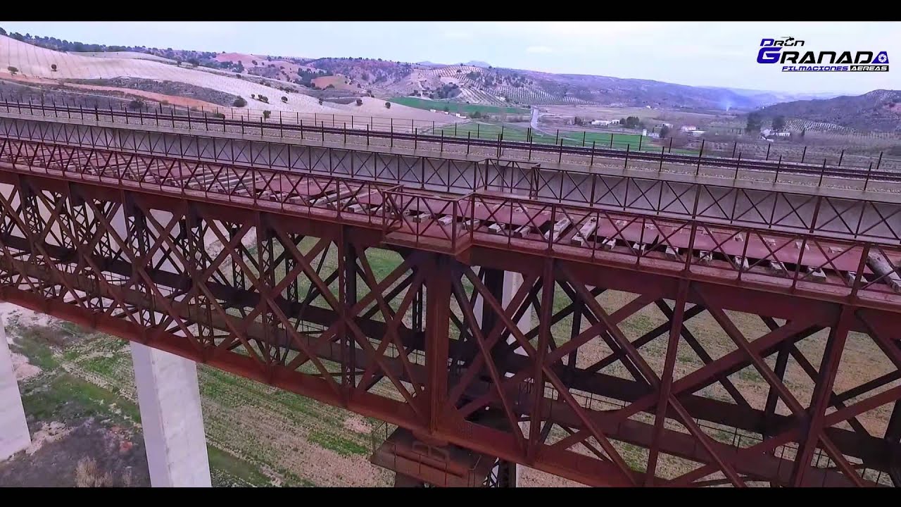 DRON VOLANDO EL PUENTE DEL HACHO EN ALAMEDILLA