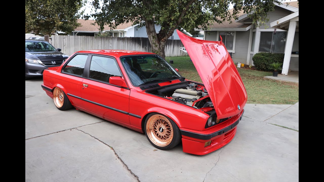 BMW E30 BAGGED BY BODEN AUTOHAUS W/ CUSTOM SOUND SYSTEM