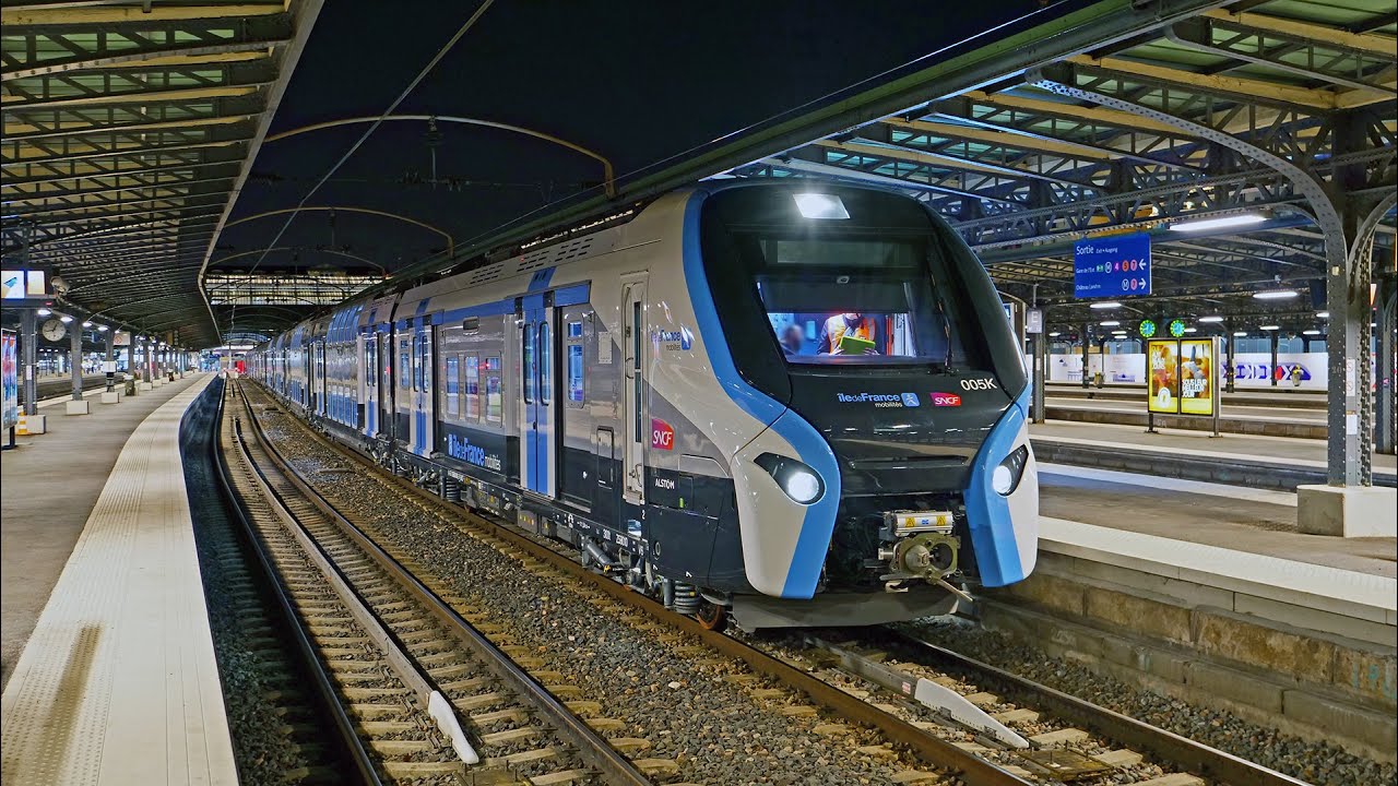 Départ d'un RER NG à Paris Est