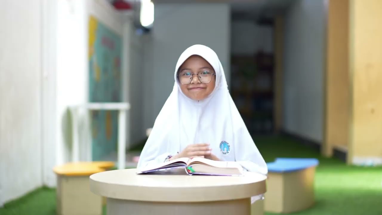 Video Profile SD Islam Al Azhar 28 Solo Baru