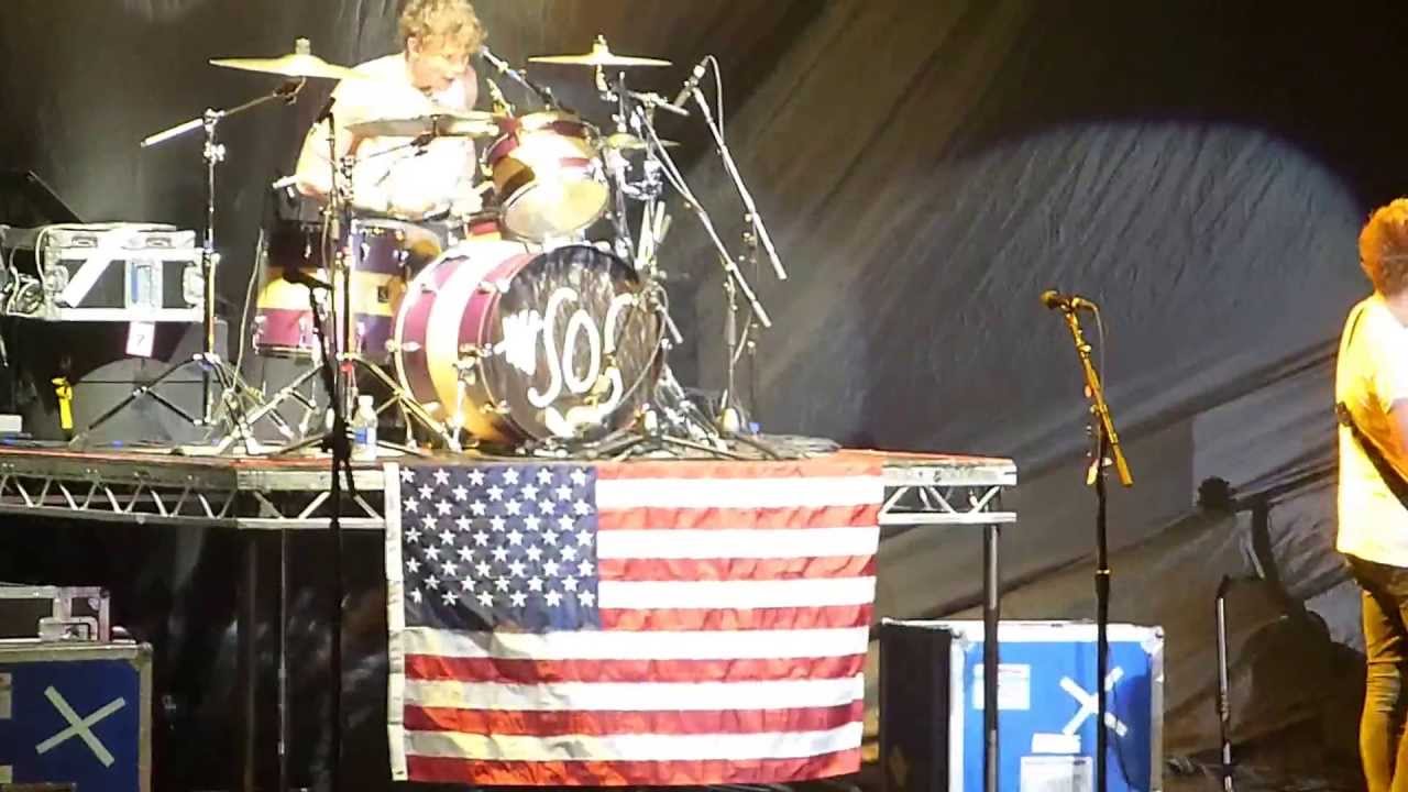 5sos Minneapolis Teenage Dream & Ashton's broken drum