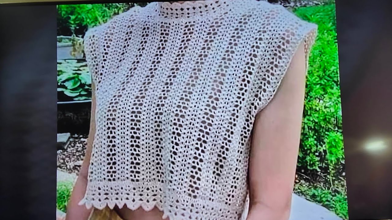 เสื้อถักโครเชต์เอวลอย                     กับบุบผาพารวย