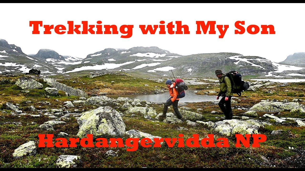 Vandring med min sønn. Hardangervidda nasjonalpark, Norge. Vandring / camping med barn, Hårteigen.
