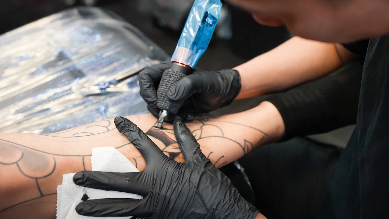 BECOMING A TATTOO ARTIST! MY JOURNEY *EPISODE 1*