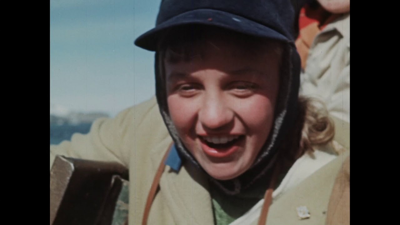 First tourist trips to Antarctica - Primeros viajes turísticos a la Antártida (1958).