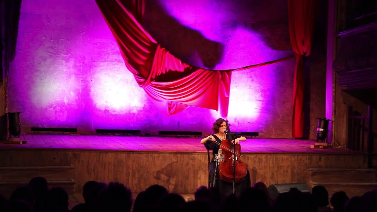 Laura Moody - Cello Song (Nick Drake Cover) live at Wilton's Music Hall