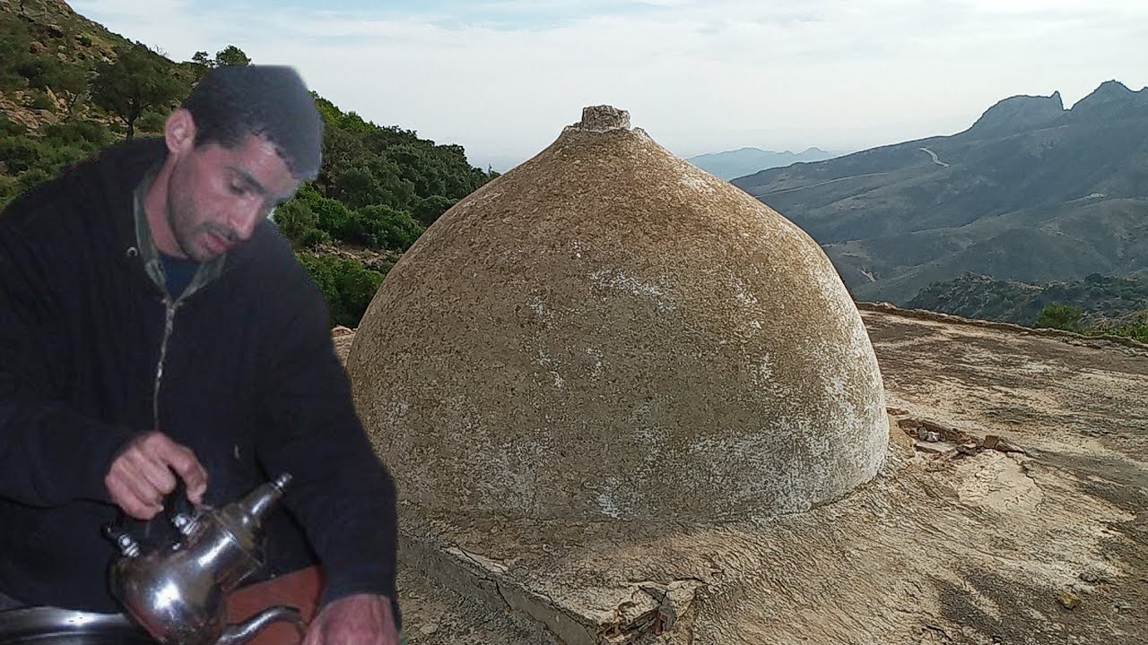 قناة ديماريف تأخذكم معها إلى جبل كوروكو في زيارة ثالثة مشيا على الأقدام للوصول إلى أعلى قمة مع كريم.