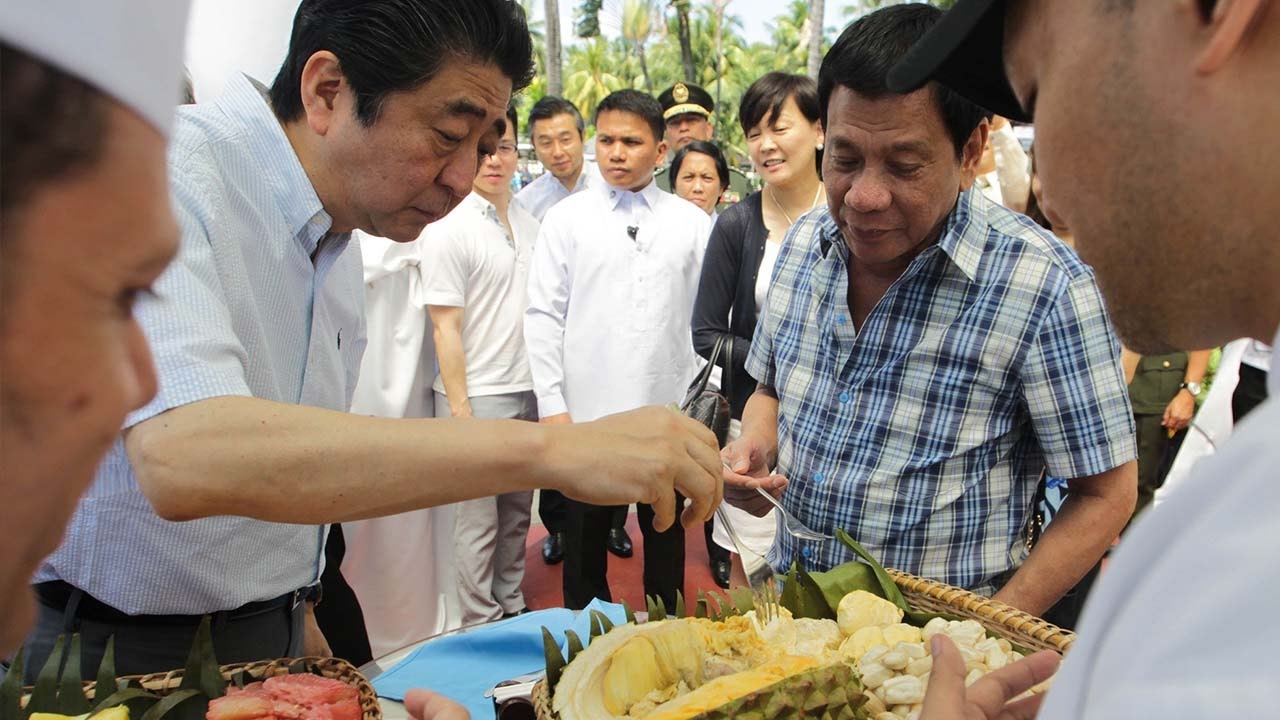Japanese PM Abe spends time in Duterte's hometown during Philippines visit