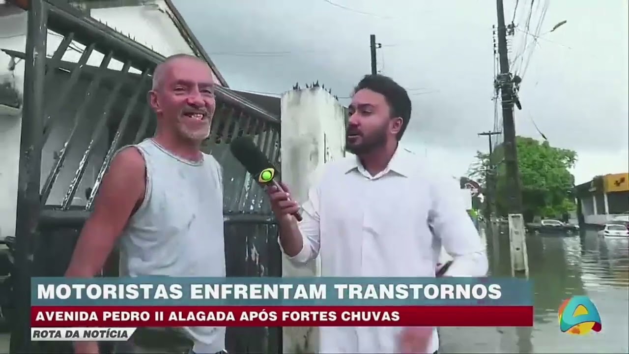 Rota da Notícia - Avenida Pedro II fica alagada após fortes chuvas e causa transtornos a motoristas