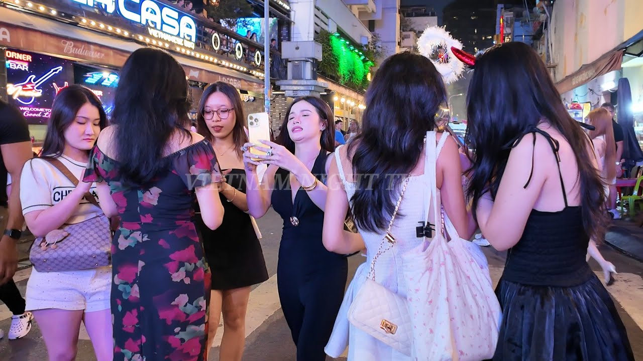 Vietnam's nightlife in 2026: What happens in Ho Chi Minh City after 10 PM? Pedestrian streets.